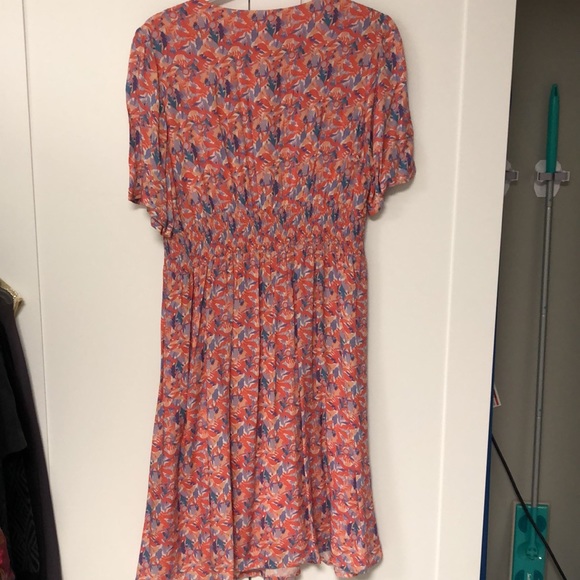 The kroner floral pattern dress 👗 - Picture 3 of 9